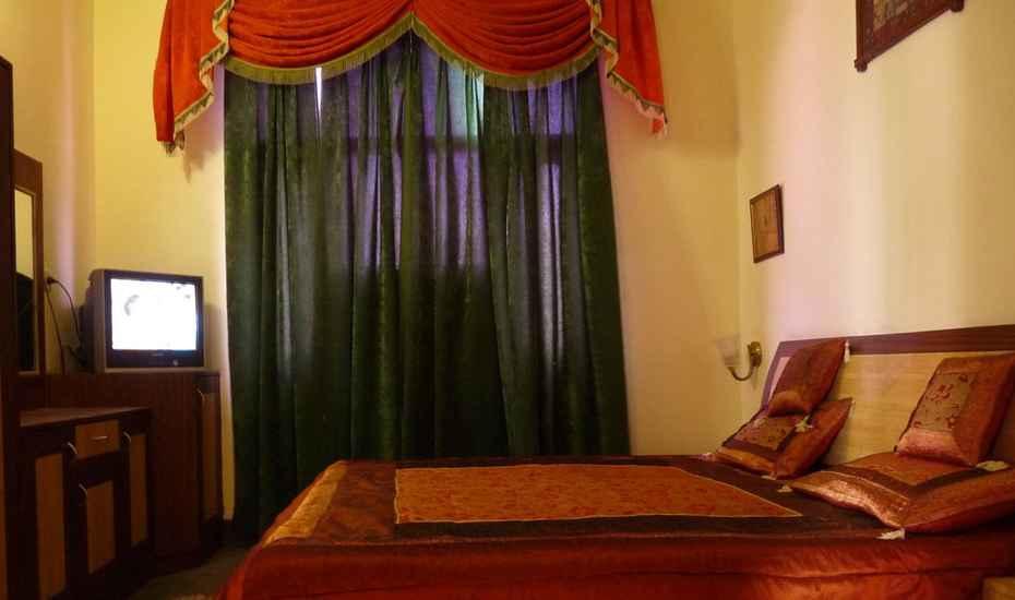 كاترا Hotel Kapoor Palace المظهر الخارجي الصورة